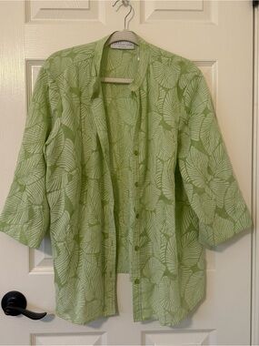 Liz Claiborne limeGreen textured Leaf-Print Button-Down Top oversized vacation